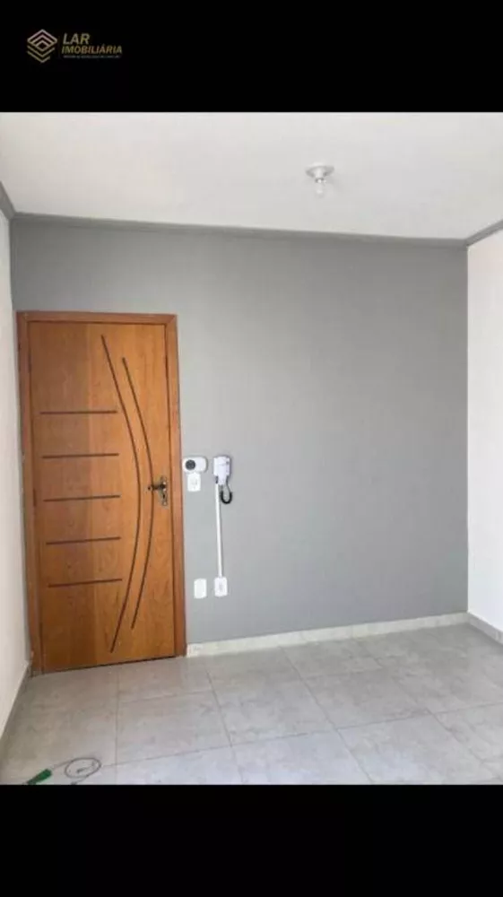 Casa à venda com 2 quartos, 75m² - Foto 1