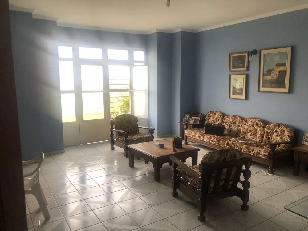 Casa à venda com 4 quartos, 300m² - Foto 3