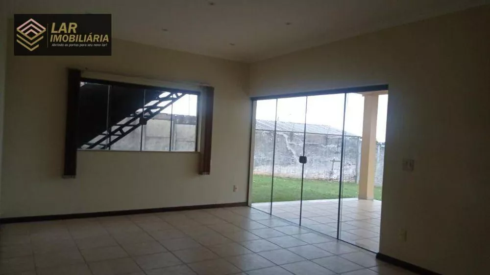 Casa à venda com 3 quartos, 350m² - Foto 3