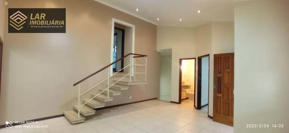 Casa à venda com 3 quartos, 350m² - Foto 1