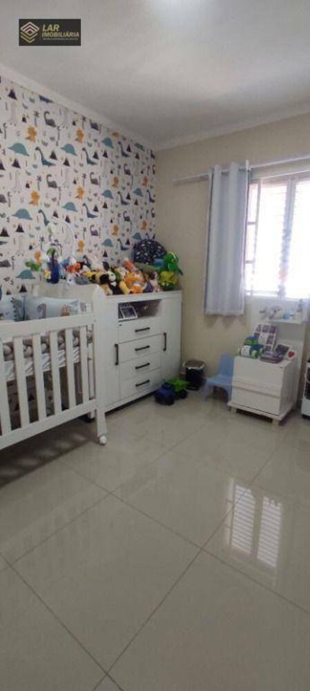 Casa à venda com 2 quartos, 140m² - Foto 2