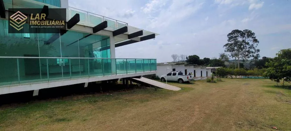 Casa à venda e aluguel com 5 quartos, 2200m² - Foto 1