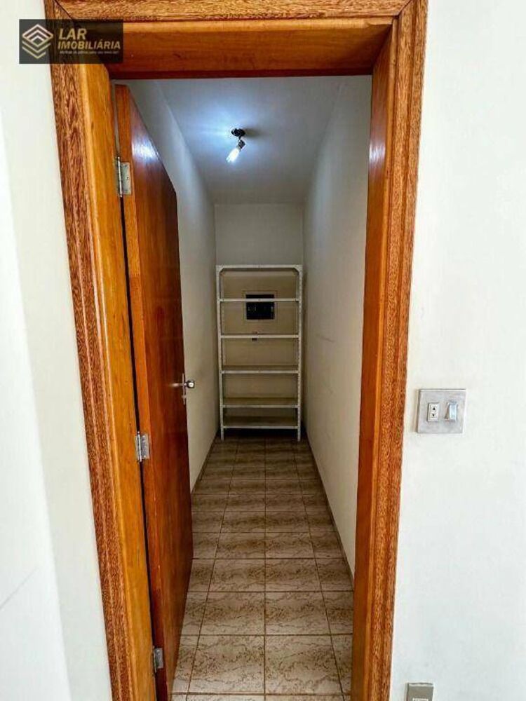 Casa à venda com 3 quartos, 282m² - Foto 5