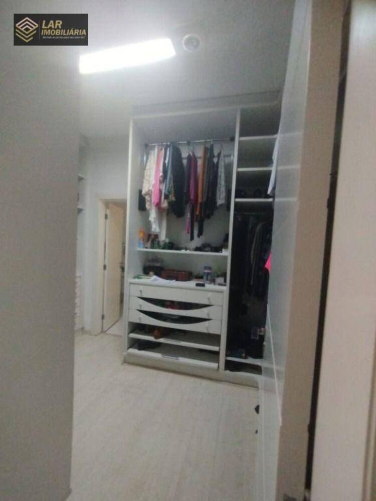 Casa à venda e aluguel com 3 quartos, 300m² - Foto 2