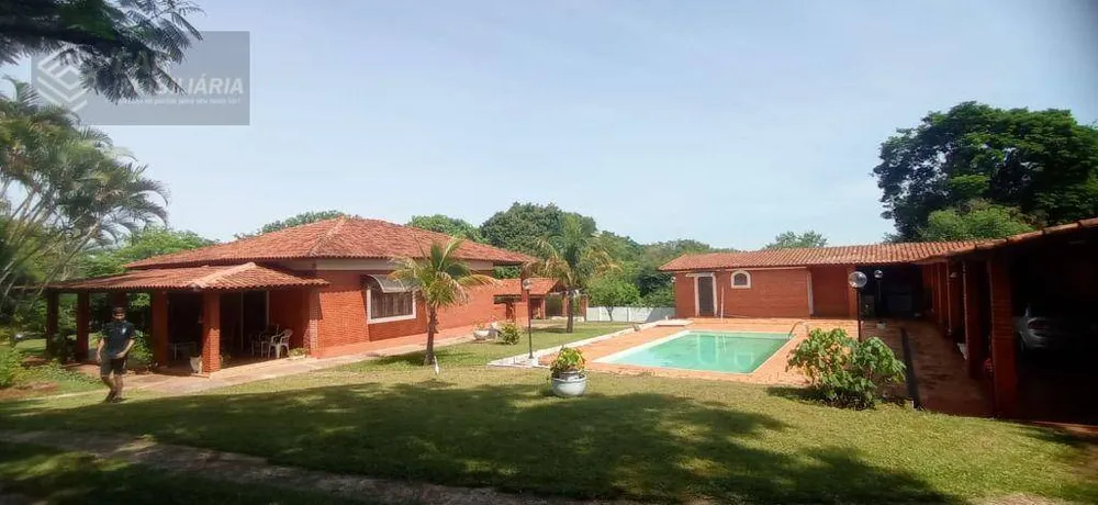 Chácara, 3 quartos, 4000 m² - Foto 1