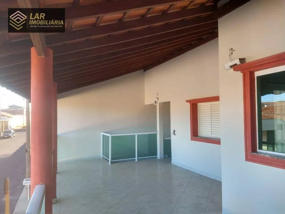 Casa à venda com 4 quartos, 284m² - Foto 2