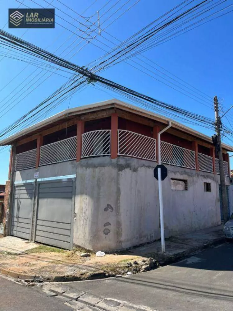 Casa à venda com 2 quartos, 250m² - Foto 1