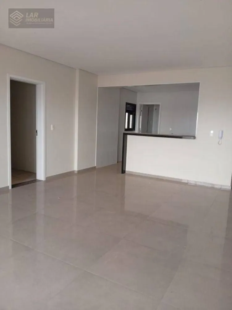 Apartamento, 3 quartos, 132 m² - Foto 2