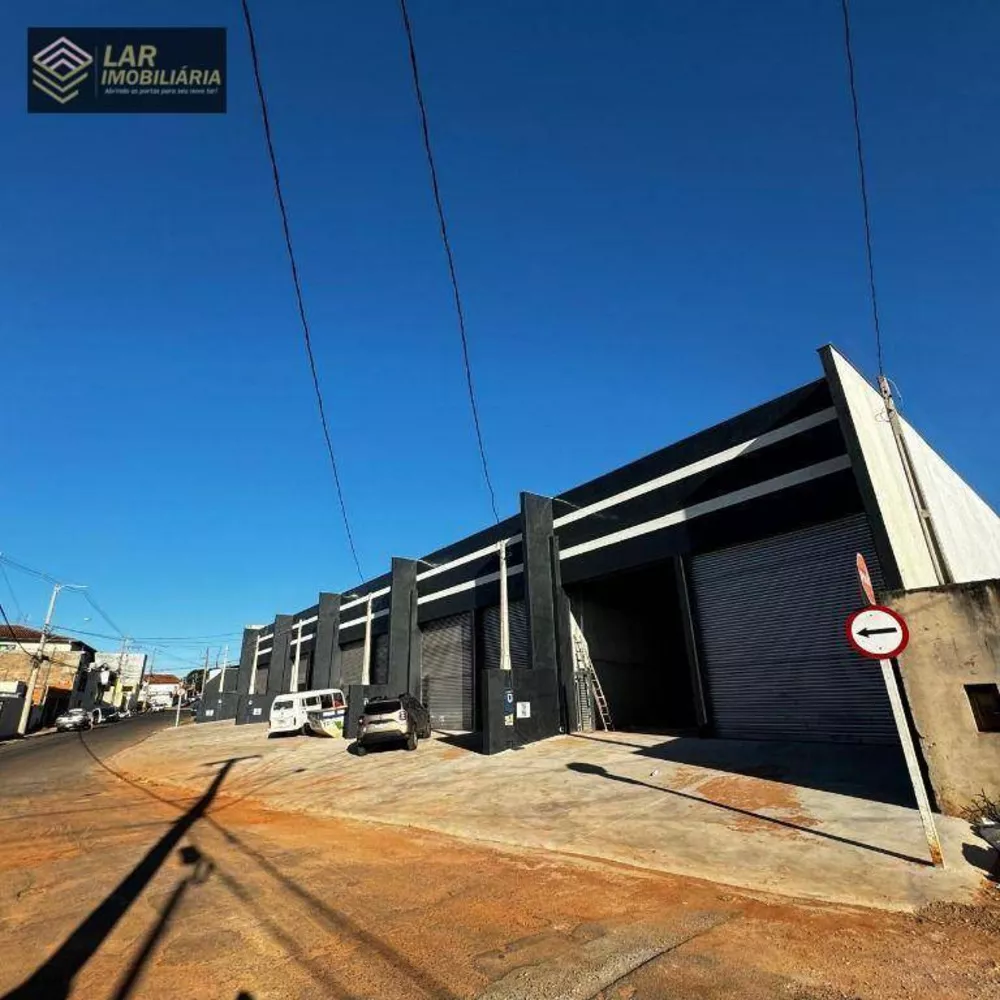 Depósito-Galpão-Armazém para alugar, 400m² - Foto 3