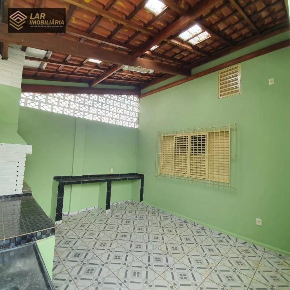 Casa à venda com 4 quartos, 200m² - Foto 4