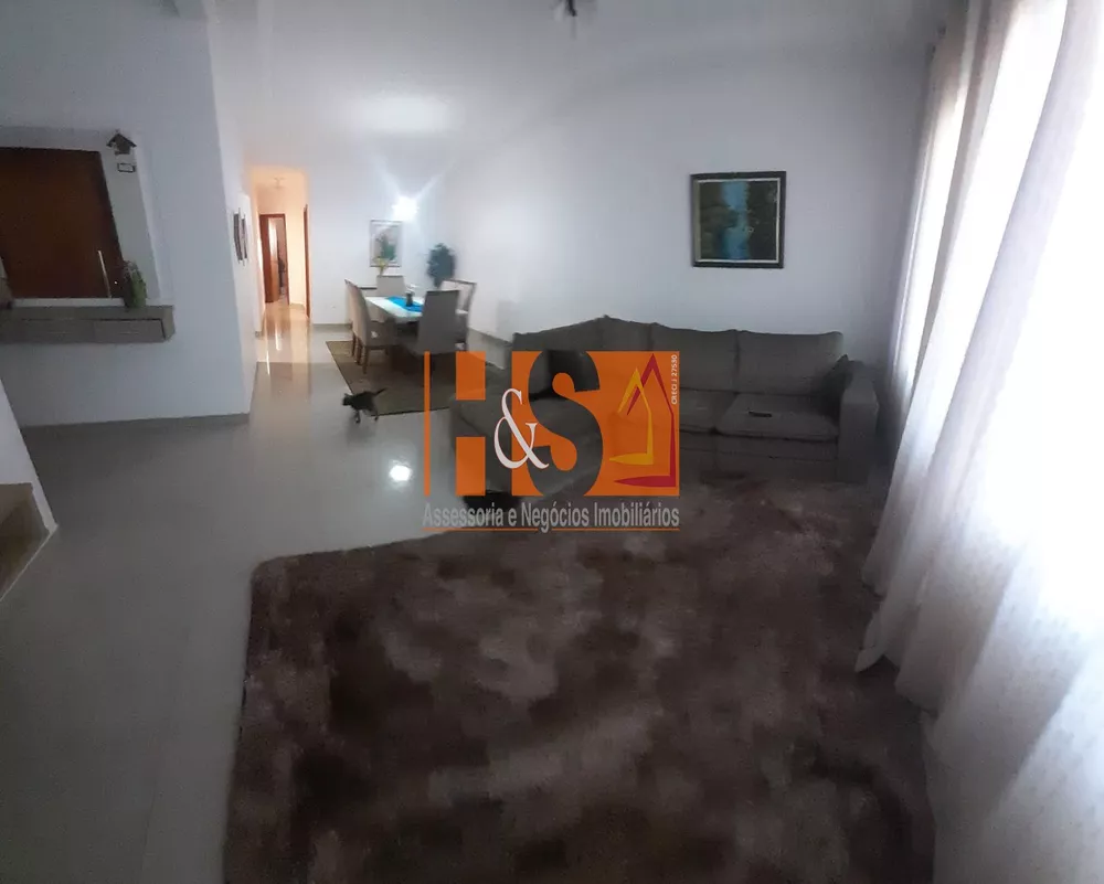 Casa à venda com 3 quartos, 250m² - Foto 3