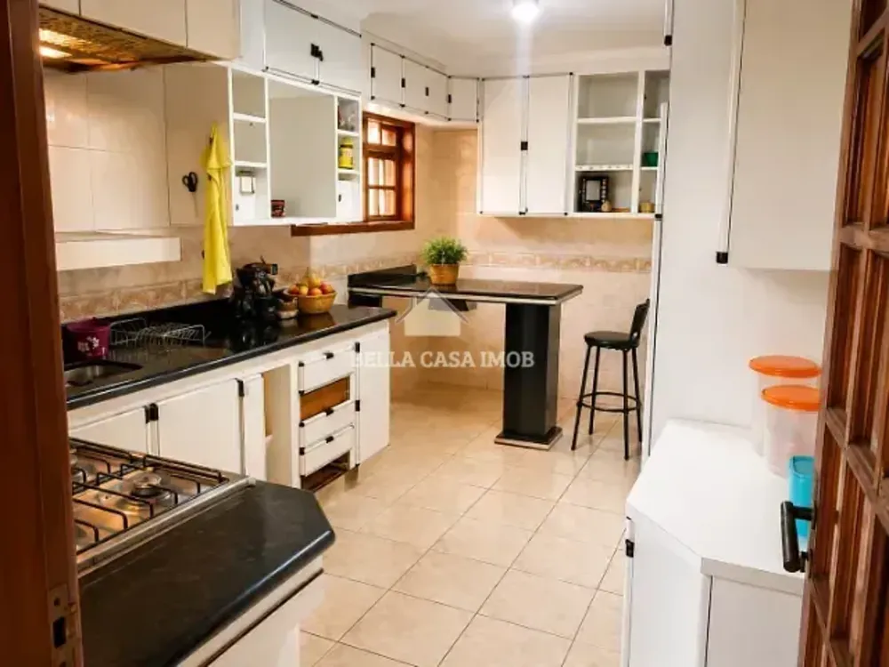 Casa, 3 quartos, 200 m² - Foto 1