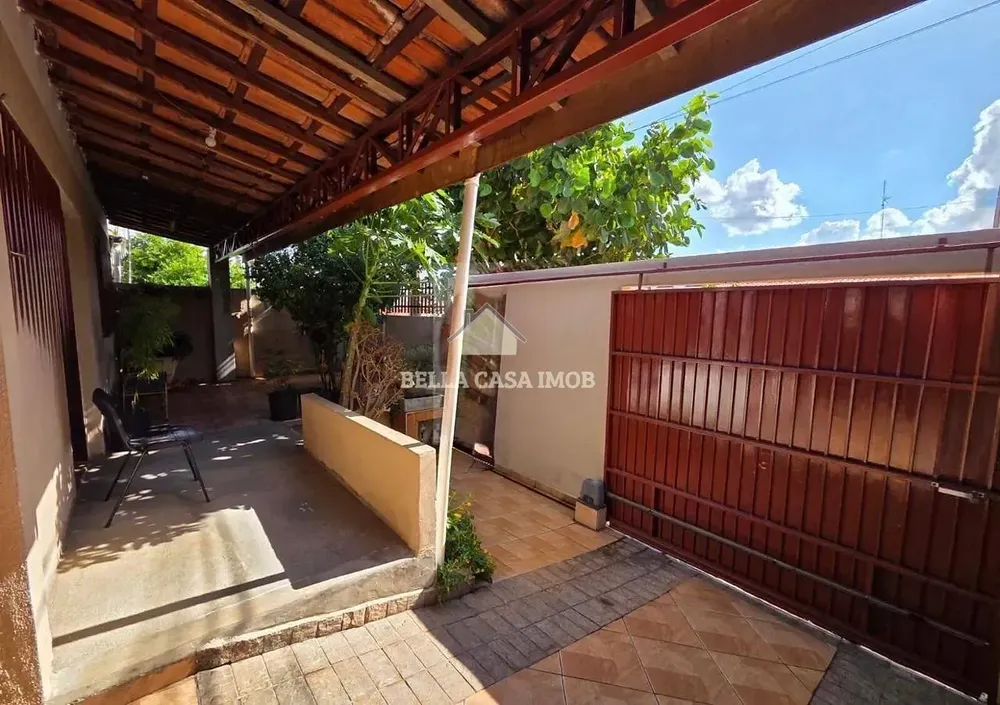 Casa, 20 quartos, 180 m² - Foto 1
