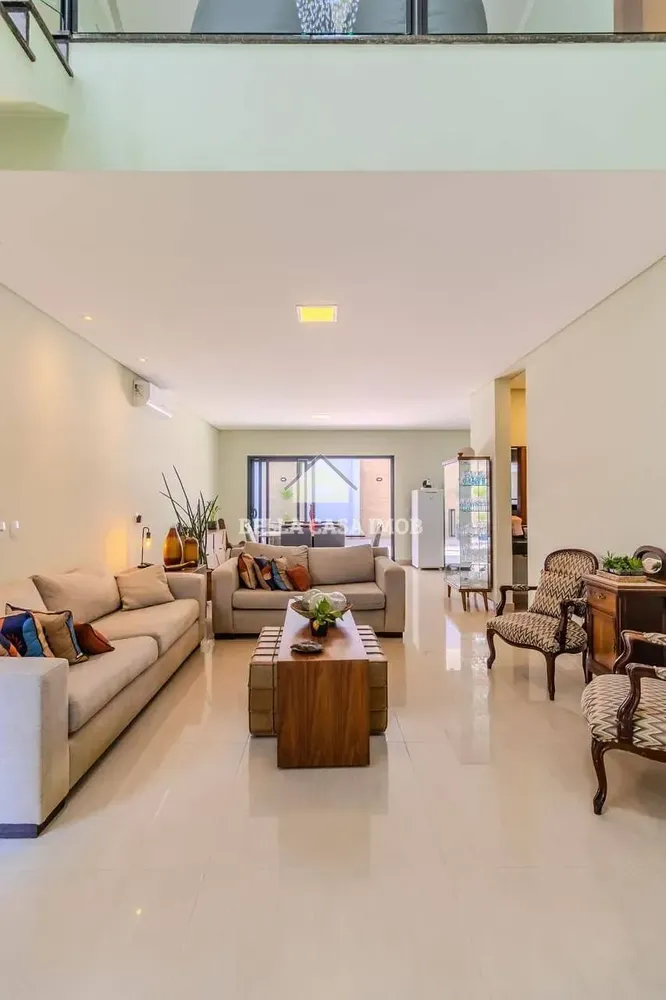 Casa, 3 quartos, 258 m² - Foto 1