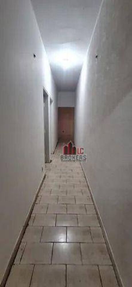 Casa para alugar com 5 quartos, 80m² - Foto 2