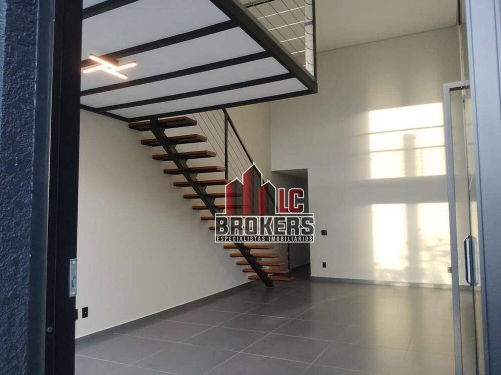 Sobrado à venda com 3 quartos, 200m² - Foto 1