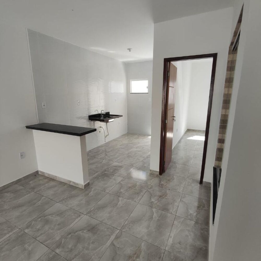 Casa à venda com 2 quartos, 62m² - Foto 4