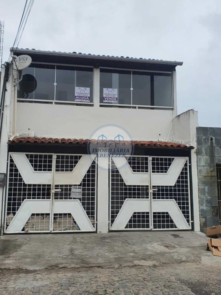 Casa, 3 quartos, 243 m² - Foto 1