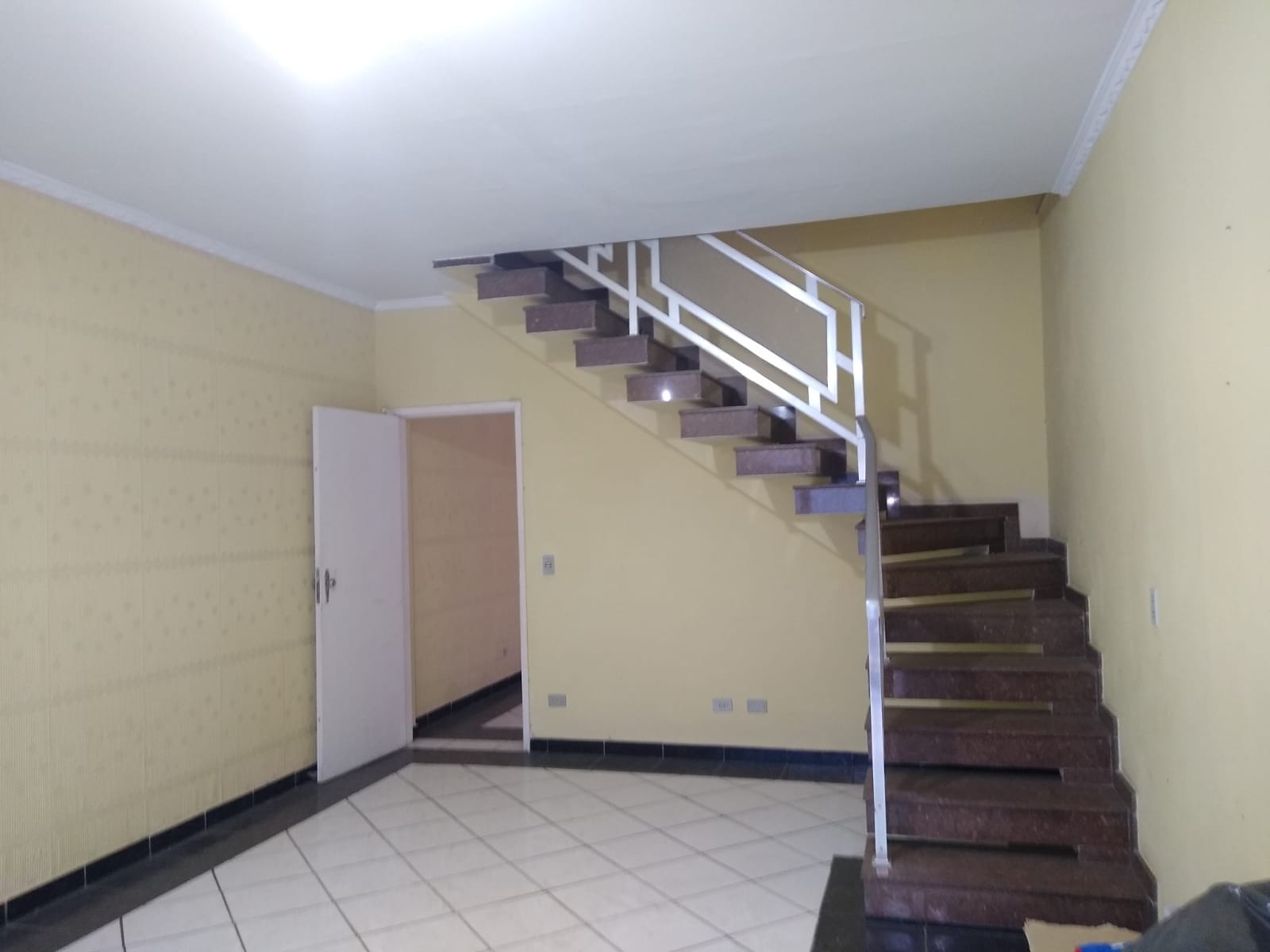 Sobrado para alugar com 3 quartos, 120m² - Foto 1