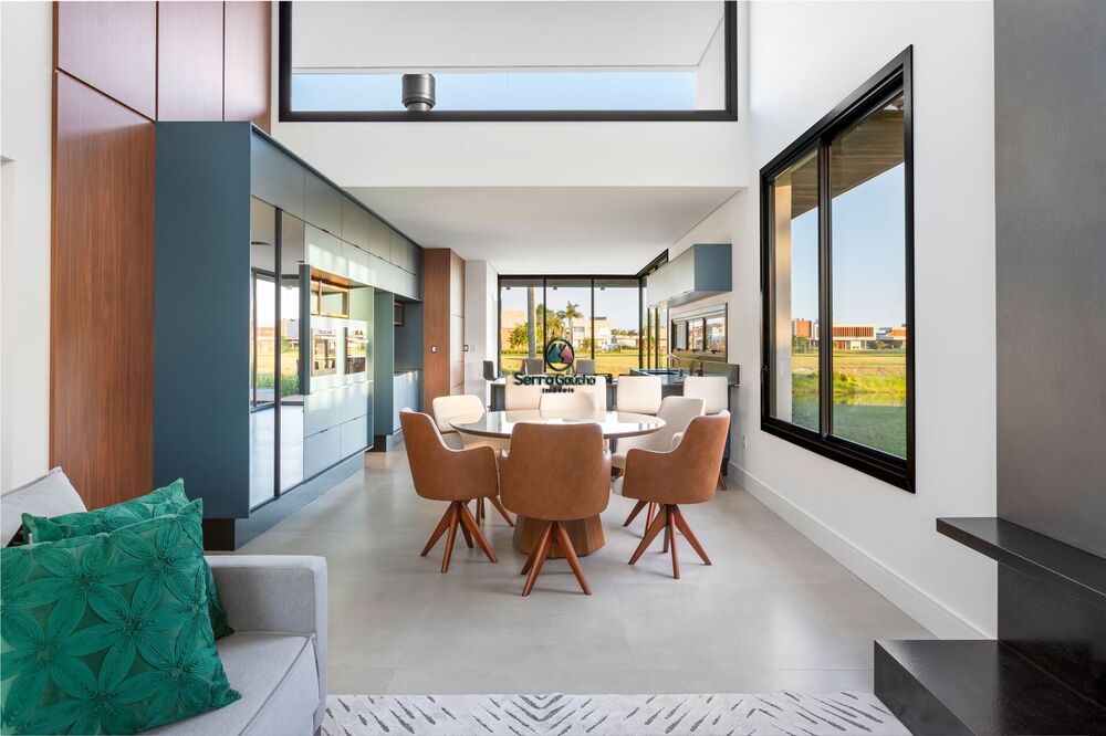 Casa de Condomínio à venda com 3 quartos, 218m² - Foto 2