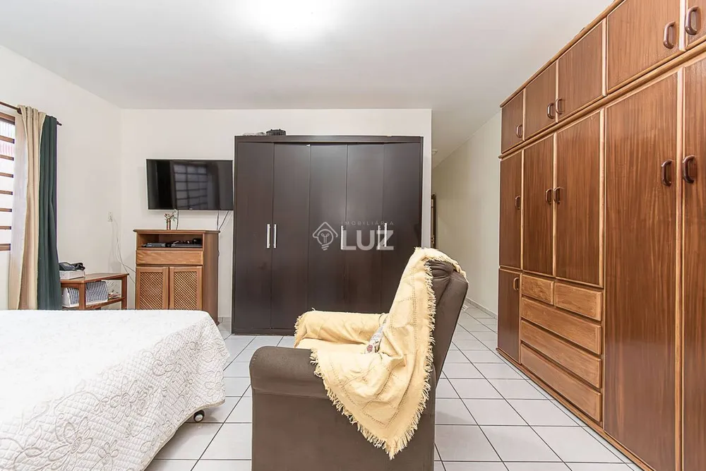 Casa, 5 quartos, 284 m² - Foto 3
