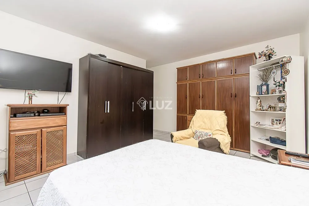 Casa, 5 quartos, 284 m² - Foto 2