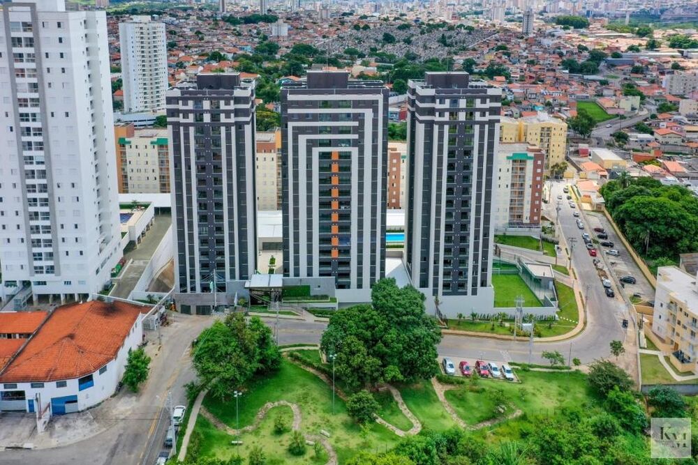 Apartamento à venda com 2 quartos, 67m² - Foto 2