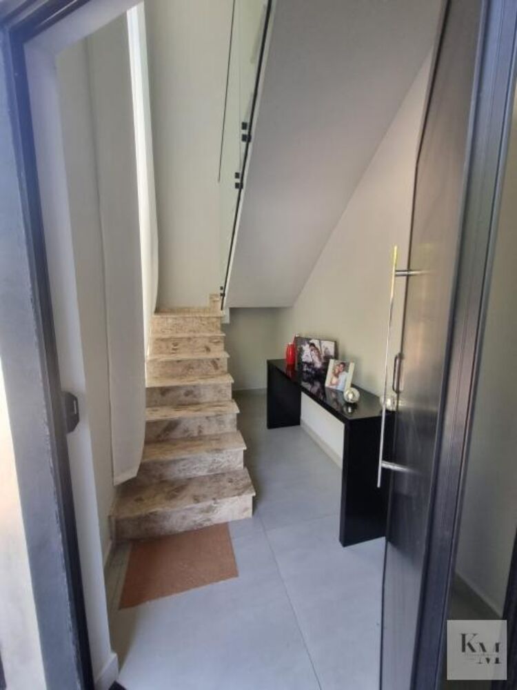Casa de Condomínio à venda com 3 quartos, 332m² - Foto 3