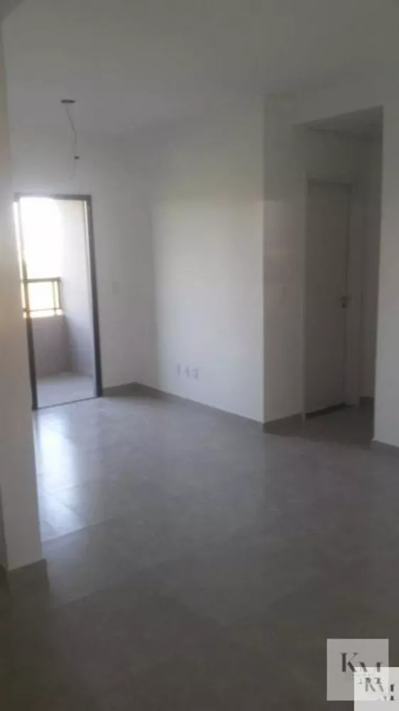 Apartamento à venda com 2 quartos, 64m² - Foto 2