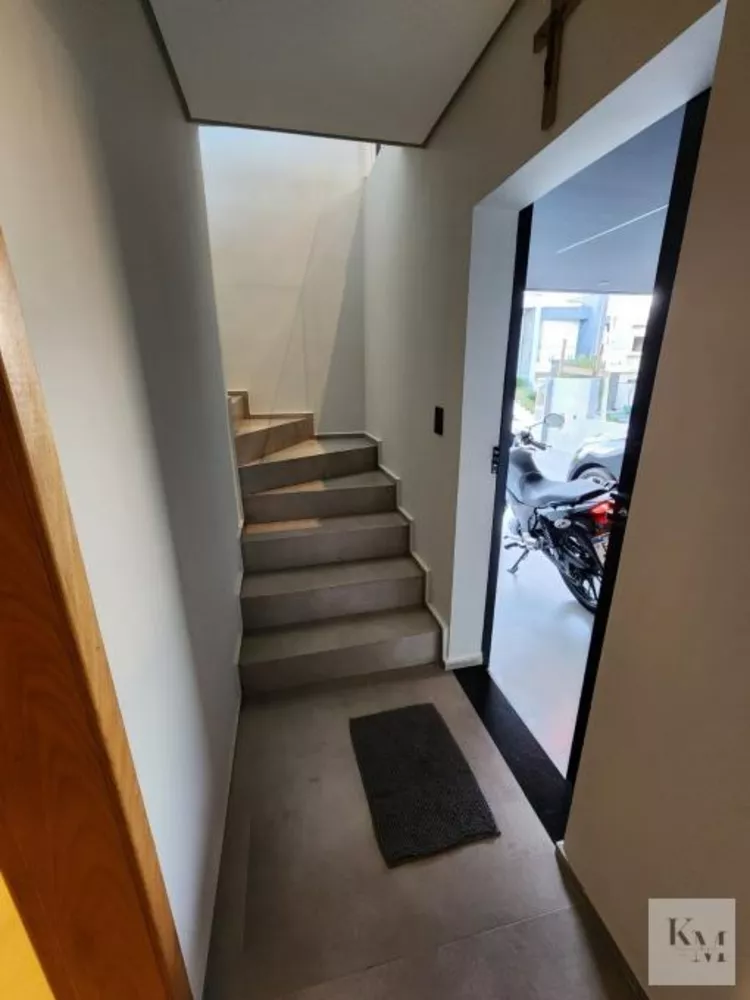 Casa de Condomínio à venda com 3 quartos, 273m² - Foto 2