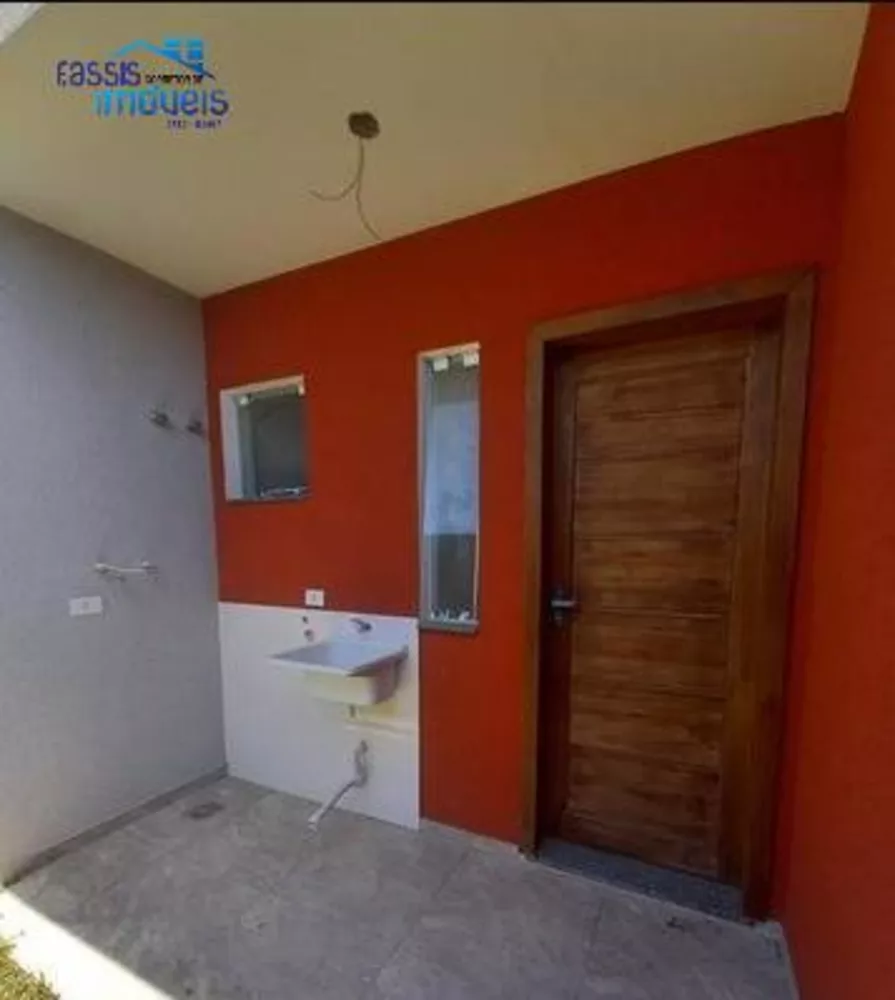 Casa à venda com 3 quartos, 56m² - Foto 2