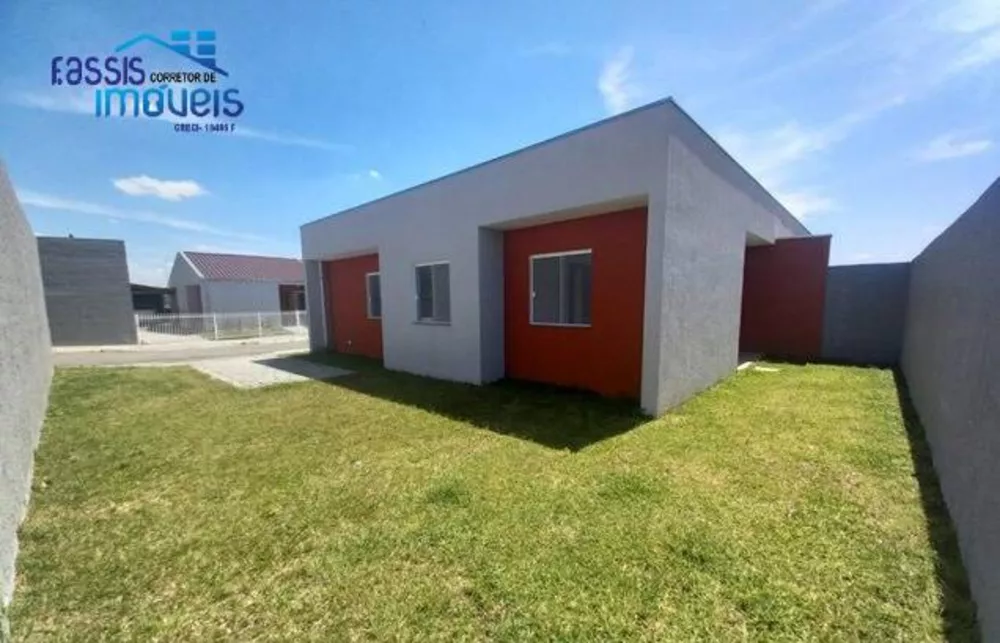 Casa à venda com 3 quartos, 56m² - Foto 1