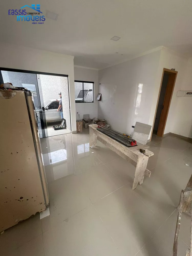 Casa à venda com 3 quartos, 91m² - Foto 4