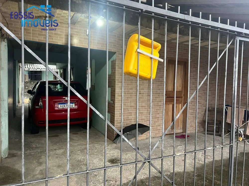 Casa, 6 quartos, 135 m² - Foto 2