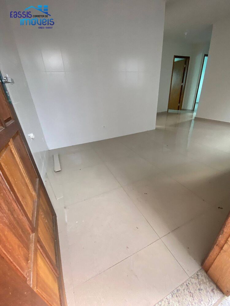 Casa à venda com 2 quartos, 78m² - Foto 2