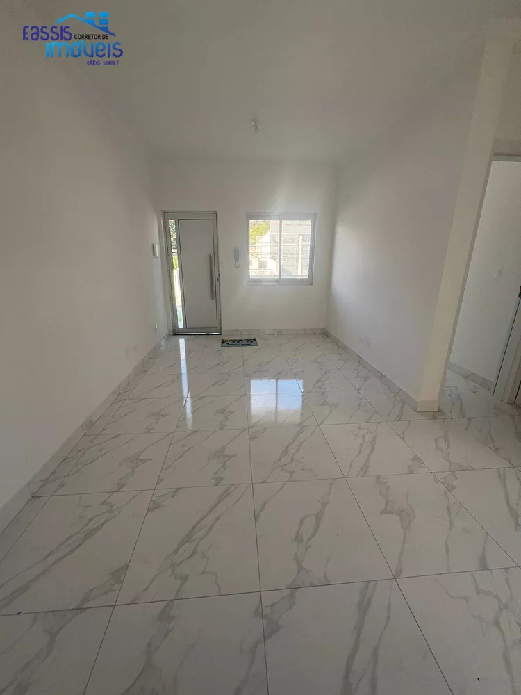 Casa à venda com 3 quartos, 66m² - Foto 4