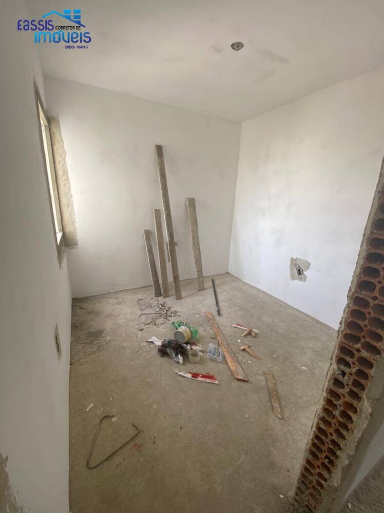 Casa à venda com 3 quartos, 110m² - Foto 3