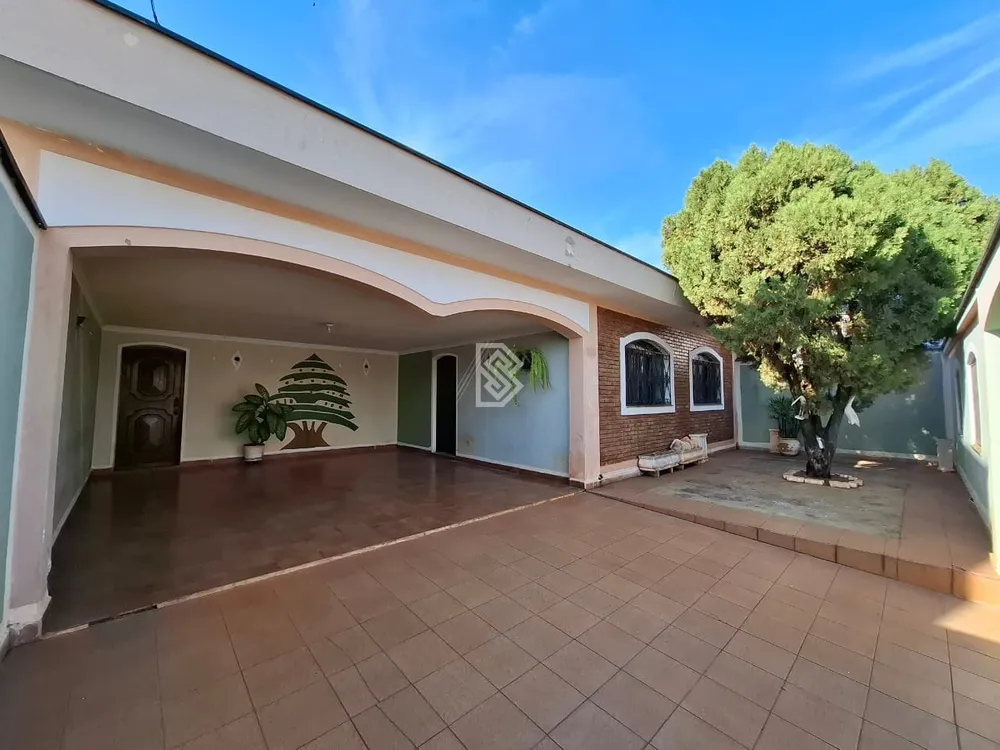 Casa, 3 quartos, 212 m² - Foto 1