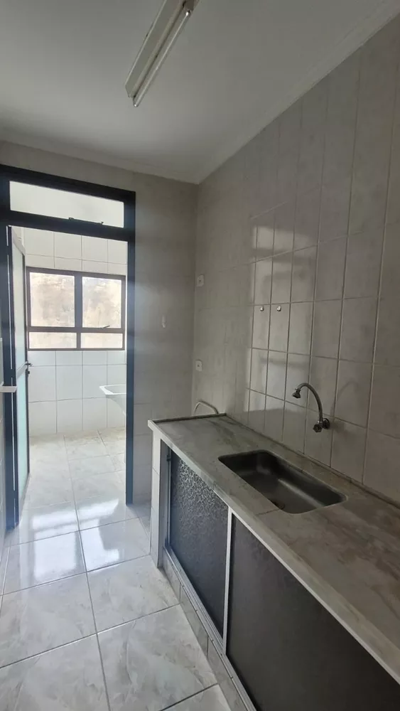 Apartamento à venda com 2 quartos, 62m² - Foto 4