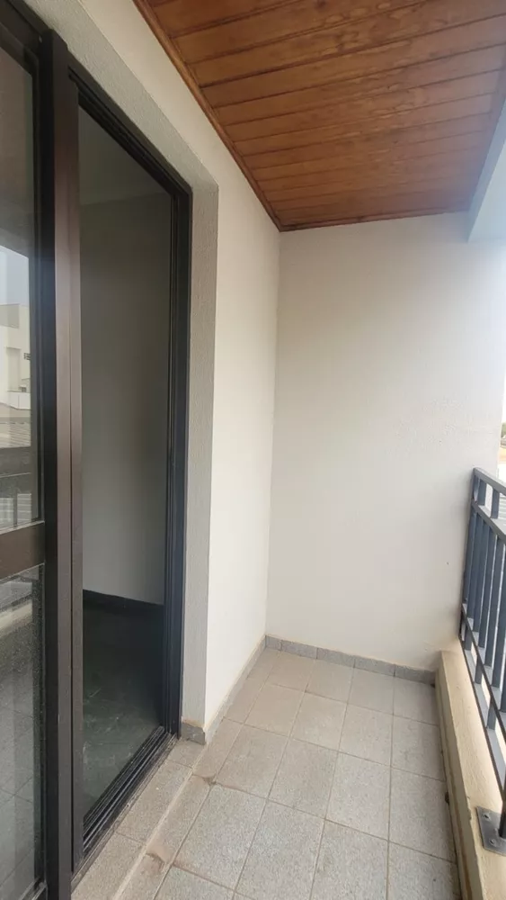 Apartamento à venda com 2 quartos, 62m² - Foto 3