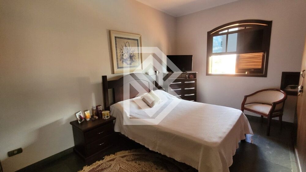 Casa à venda com 3 quartos, 336m² - Foto 10