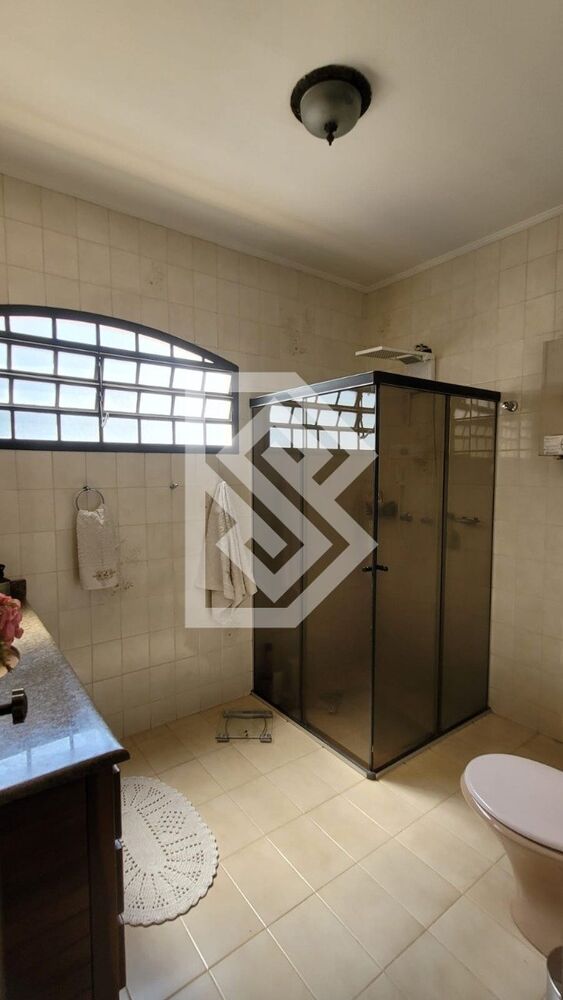 Casa à venda com 3 quartos, 336m² - Foto 11