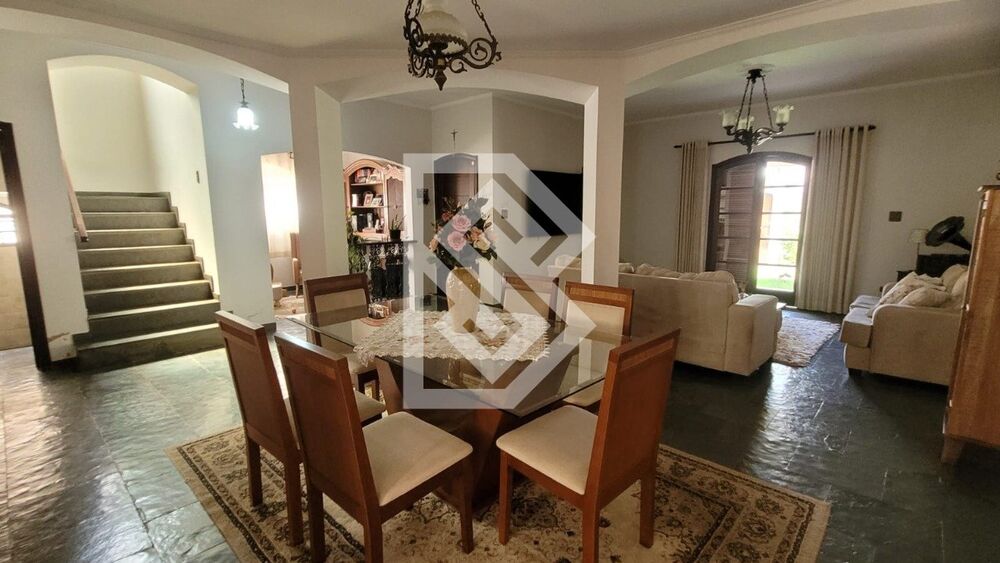 Casa à venda com 3 quartos, 336m² - Foto 5