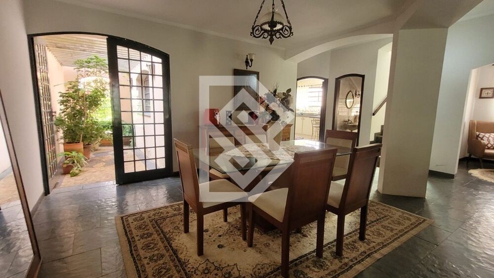 Casa à venda com 3 quartos, 336m² - Foto 6