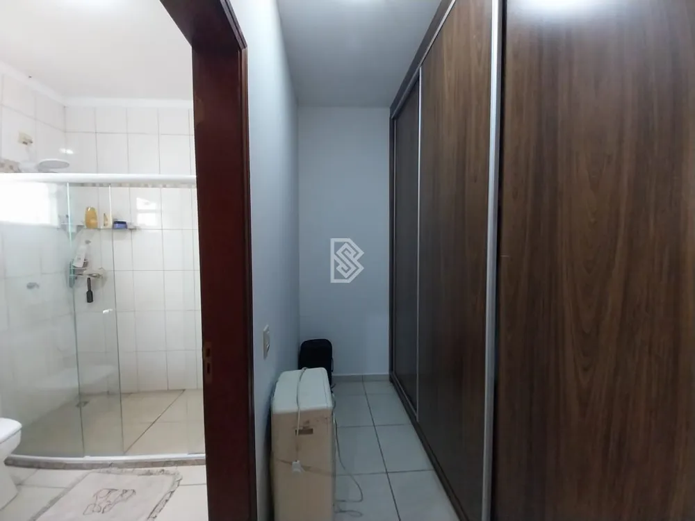 Casa, 3 quartos, 225 m² - Foto 2