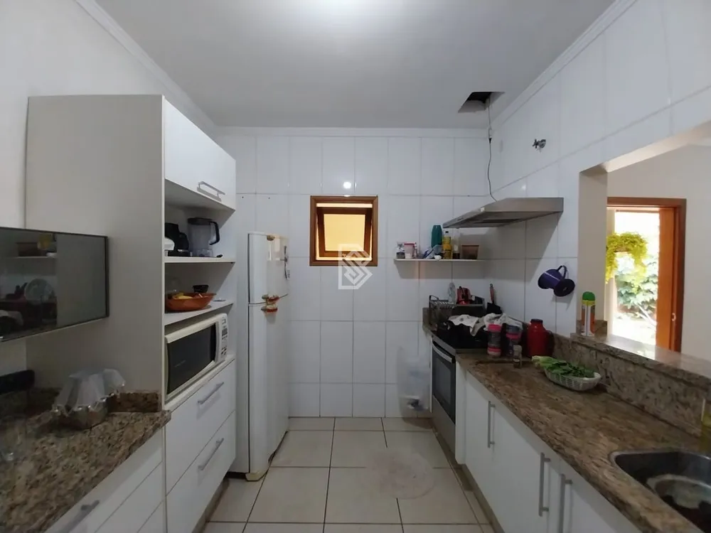 Casa, 3 quartos, 225 m² - Foto 3