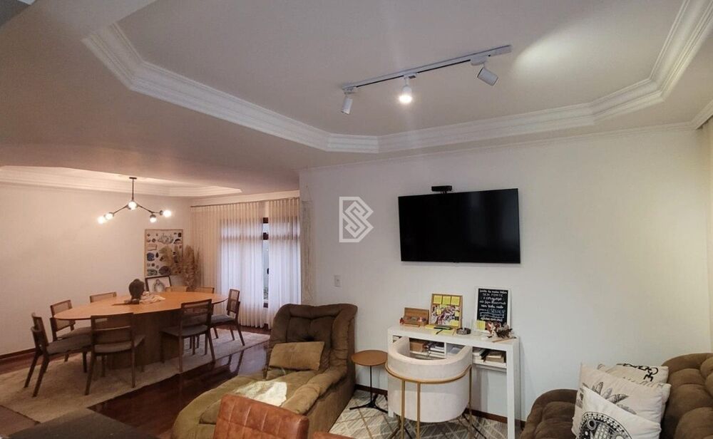 Casa, 3 quartos, 181 m² - Foto 1