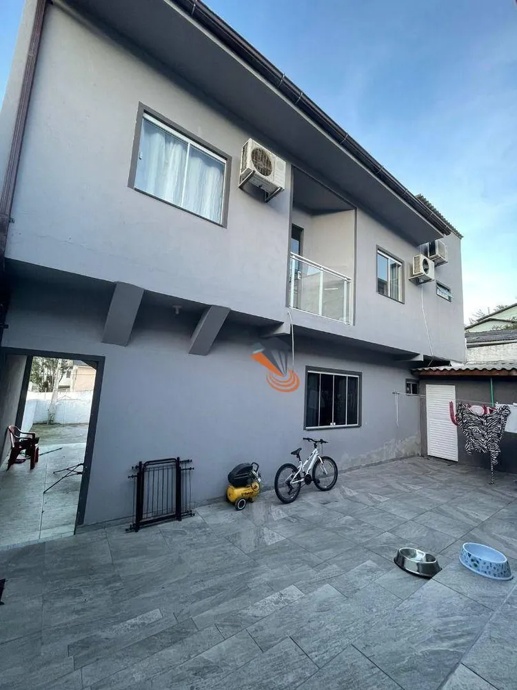 Casa, 5 quartos, 218 m² - Foto 3