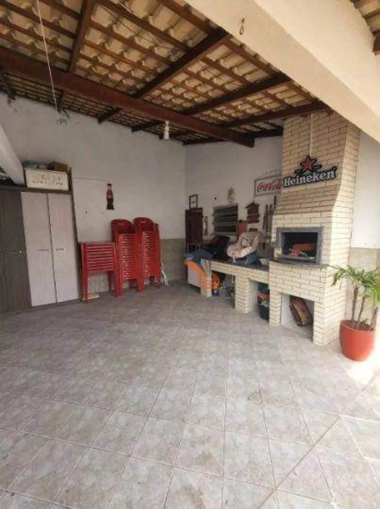Casa, 3 quartos, 200 m² - Foto 1
