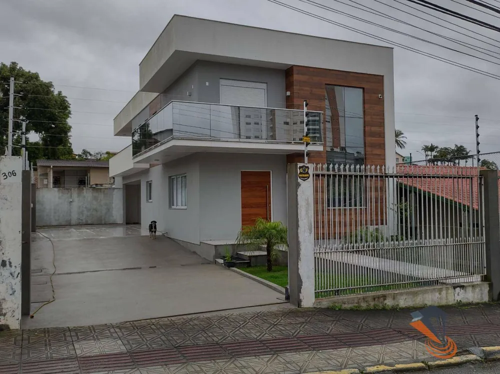 Casa, 3 quartos, 317 m² - Foto 1